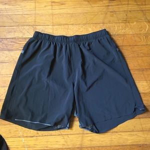 Lululemon black shorts L